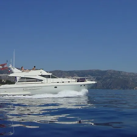 Ботель Yacht Summertime 3 Bedrooms